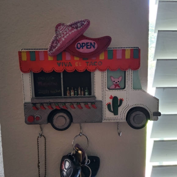 🎈Host Pick🎈Kate Spade Inspired "Taco Truck" Key Holder  Handmade Spectacular - Picture 11 of 11